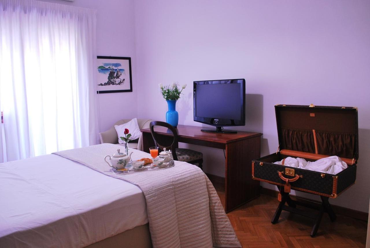 Attico 203, Rome